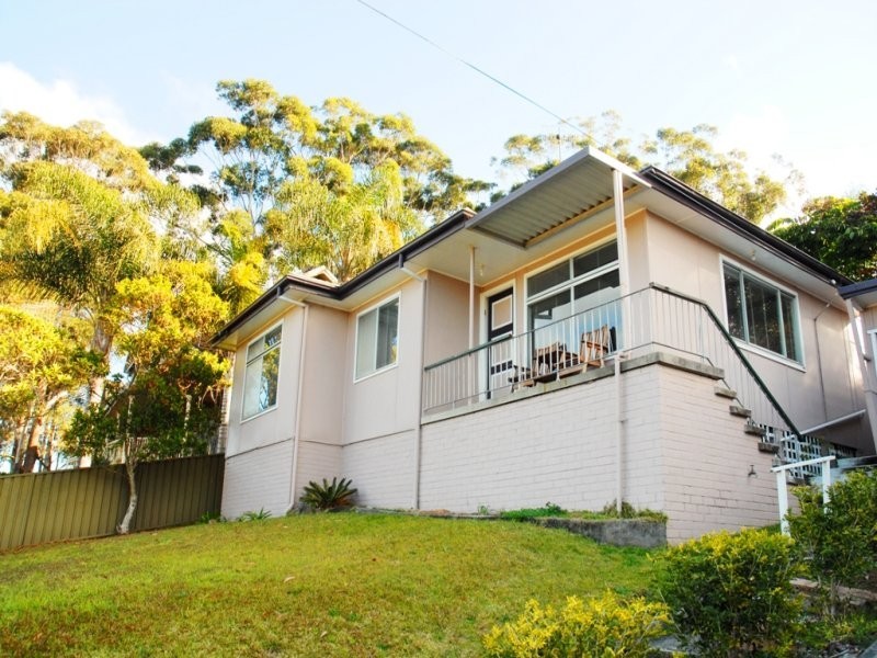 320 The Round Drive, Avoca Beach NSW 2251