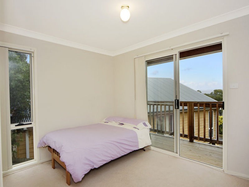12 Irwin Place, Green Point NSW 2251