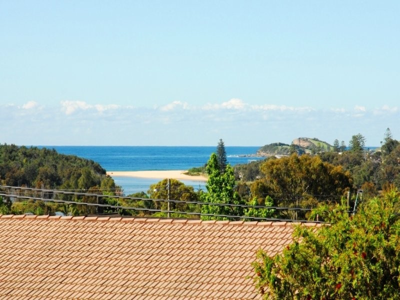 13 Adina Place, Wamberal NSW 2260