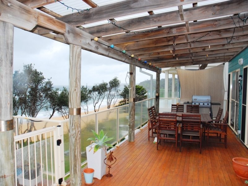 16 South Scenic Road, Forresters Beach NSW 2260