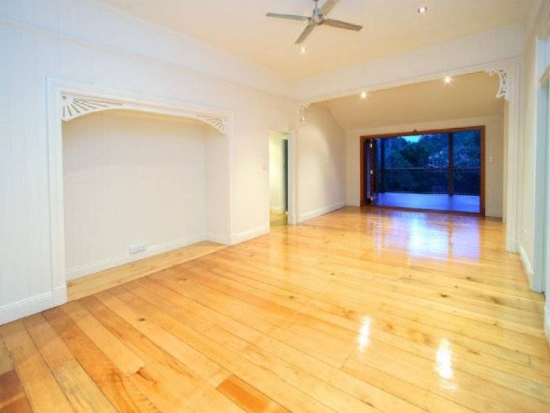 106 Stradbroke Ave, Wynnum QLD 4178