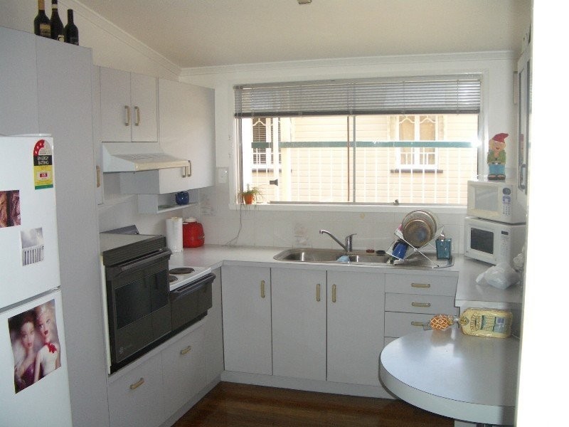 21 Arnold St, Manly QLD 4179
