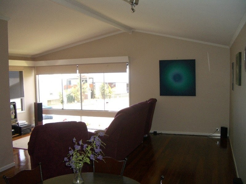 21 Arnold St, Manly QLD 4179