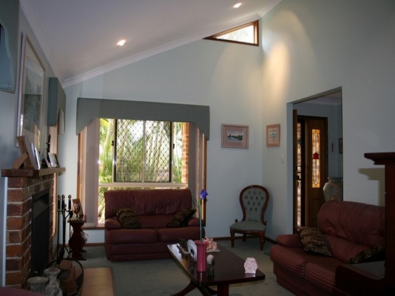 27 Downwind Ct, Birkdale QLD 4159