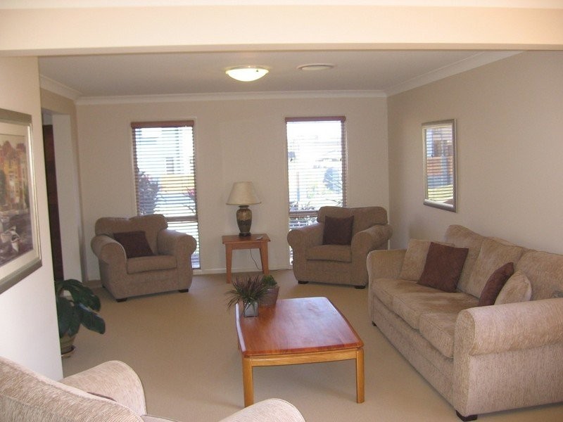 2 Gabrielle Place, Manly West QLD 4179