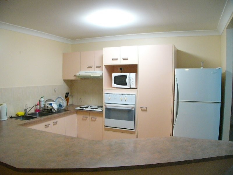 16 Brett Place, Wynnum West QLD 4178