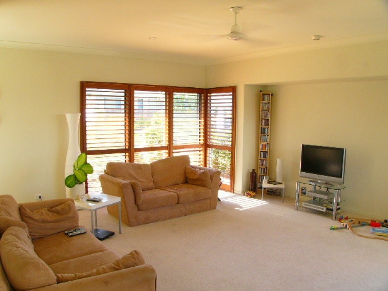 72 Mossvale Drive, Wakerley QLD 4154