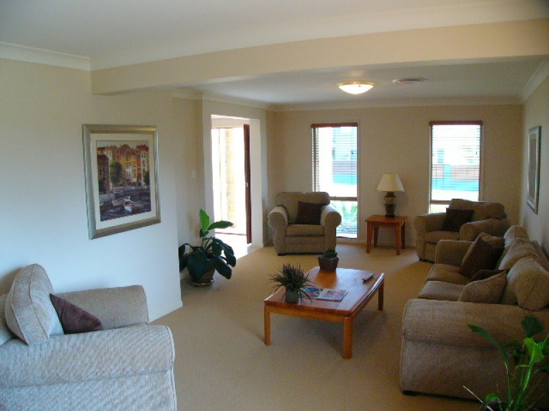 2 Gabrielle Place, Manly West QLD 4179