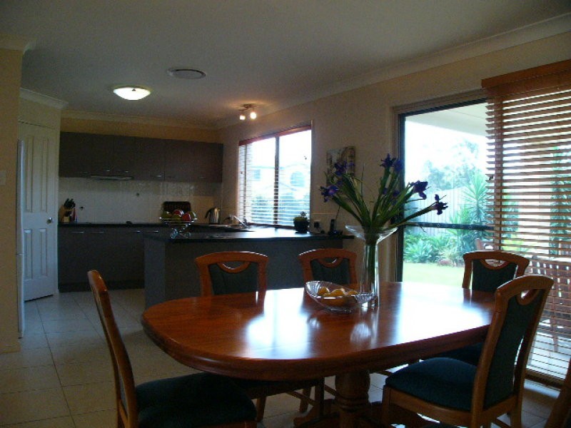 2 Gabrielle Place, Manly West QLD 4179