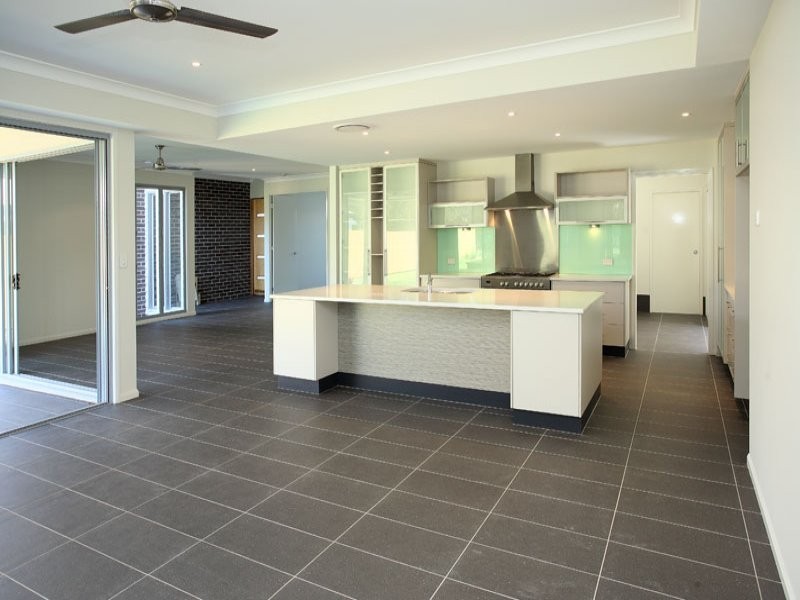 11 Gumdale Street, Wakerley QLD 4154