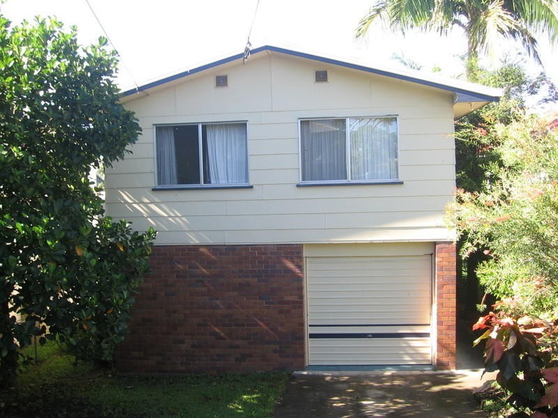 35 Ernest Street, Manly QLD 4179