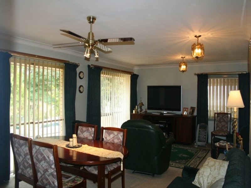 8 Majura Street, Belmont QLD 4153