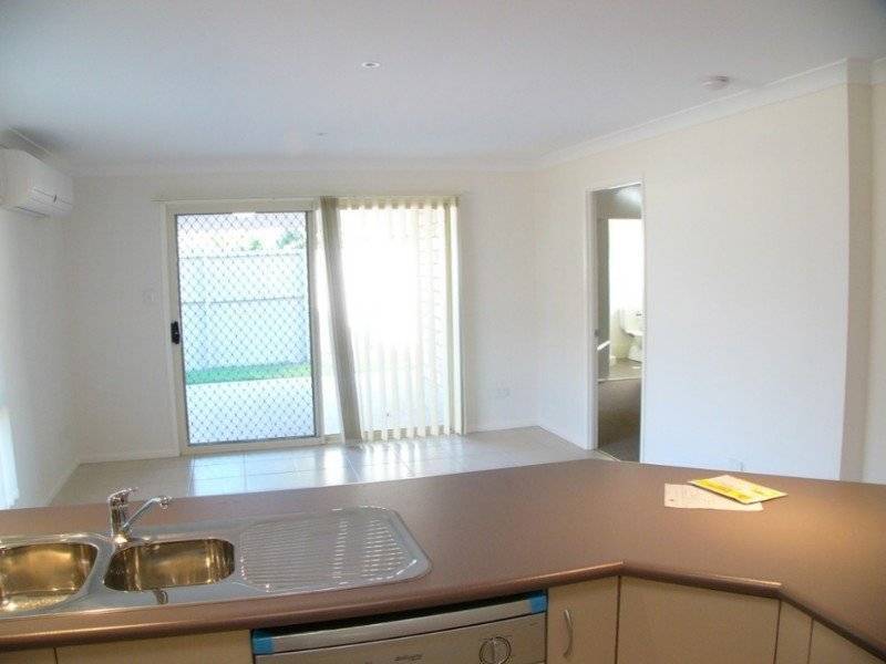 52 Wirra Circuit, Wynnum West QLD 4178