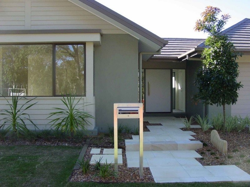 8 Torrens Crescent, Wakerley QLD 4154