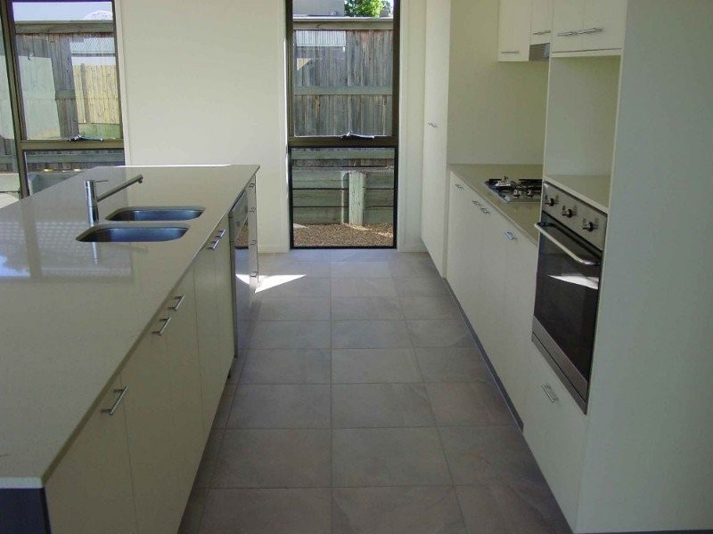 8 Torrens Crescent, Wakerley QLD 4154