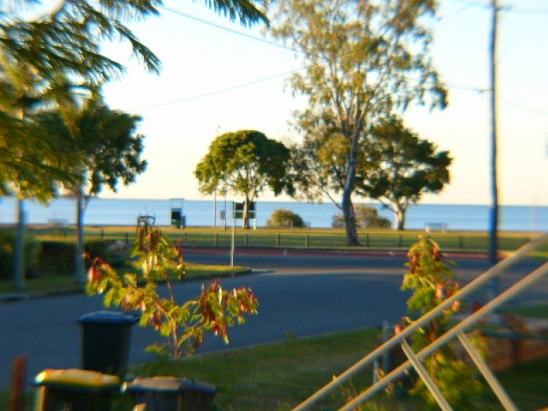 14 Earl Parade, Manly QLD 4179