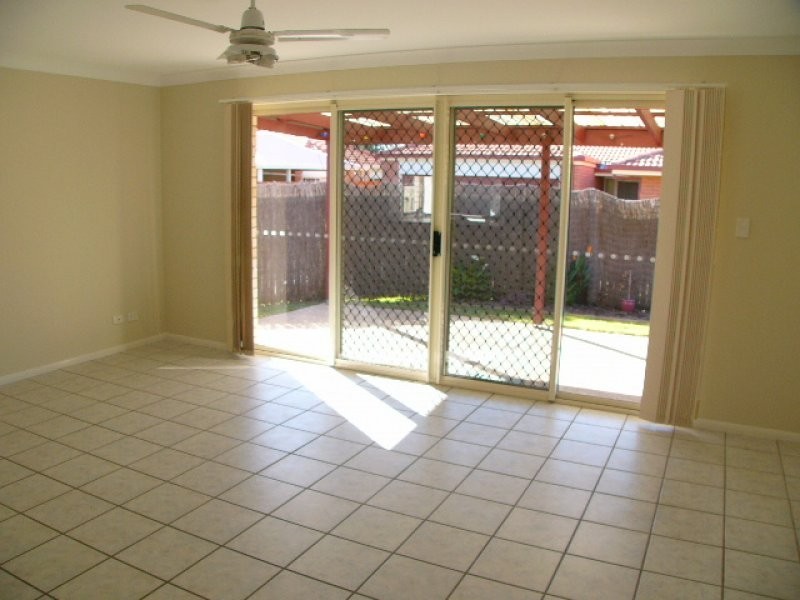 27 Friend Street, Wakerley QLD 4154