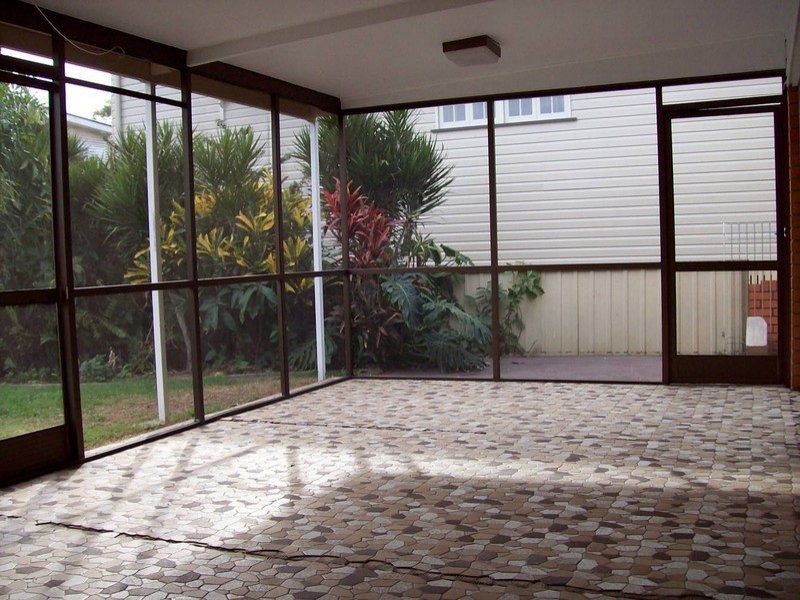 21 Arnold Street, Manly QLD 4179