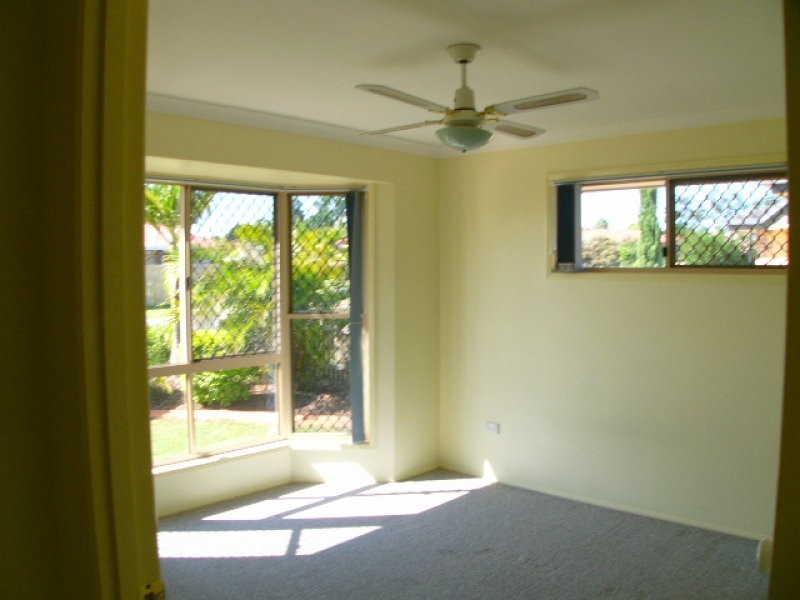 24 Glenwood Place, Wynnum West QLD 4178
