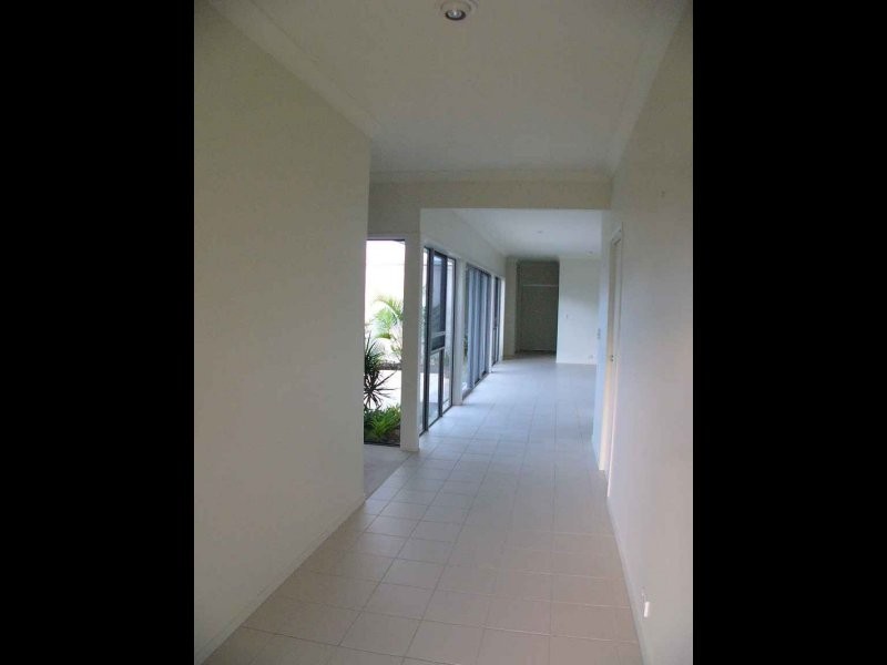 72 Mossvale Drive, Wakerley QLD 4154