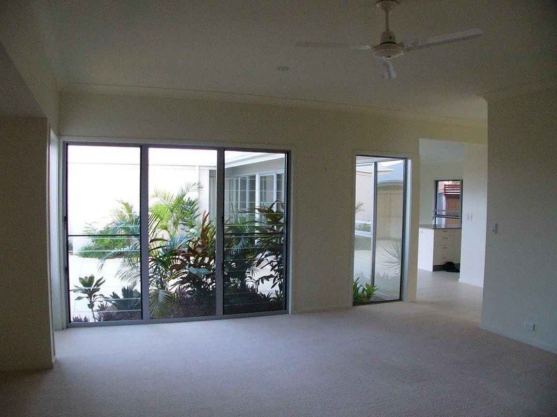 72 Mossvale Drive, Wakerley QLD 4154