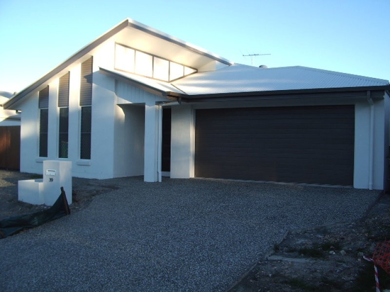 39 Rymera Crescent, Wakerley QLD 4154