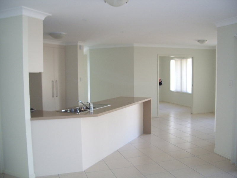 39 Rymera Crescent, Wakerley QLD 4154