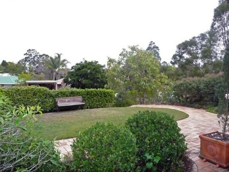 4 Ringway Place, Chapel Hill QLD 4069