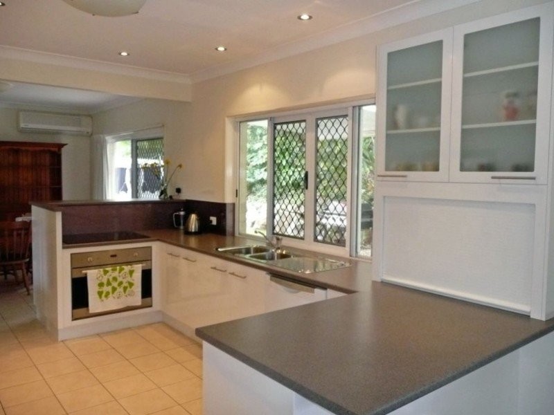 4 Ringway Place, Chapel Hill QLD 4069