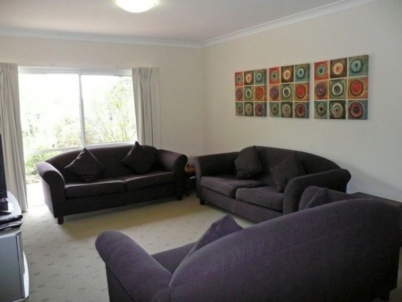 4 Ringway Place, Chapel Hill QLD 4069