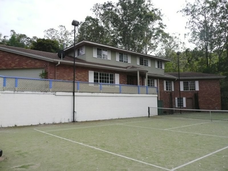 24 Ringway Place, Chapel Hill QLD 4069