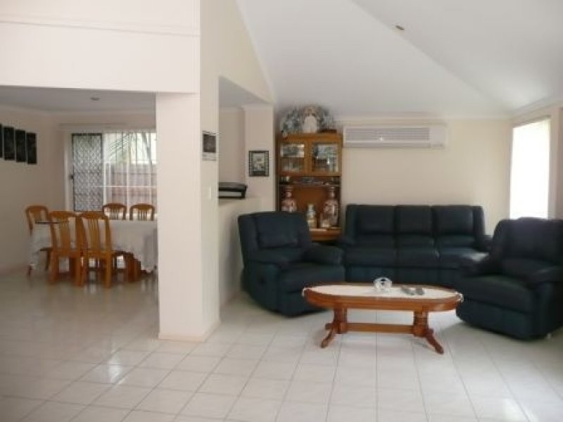 256 Chapel Hill Rd, Chapel Hill QLD 4069