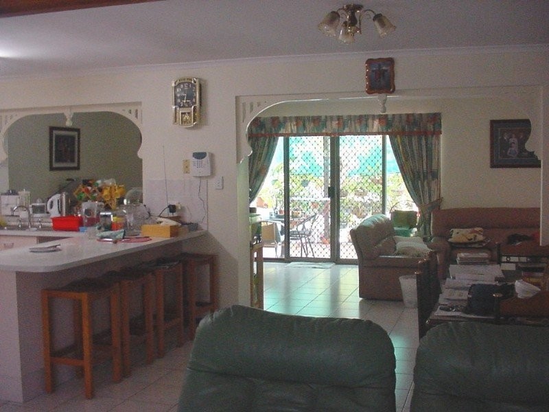 33 Farnworth St, Chapel Hill QLD 4069