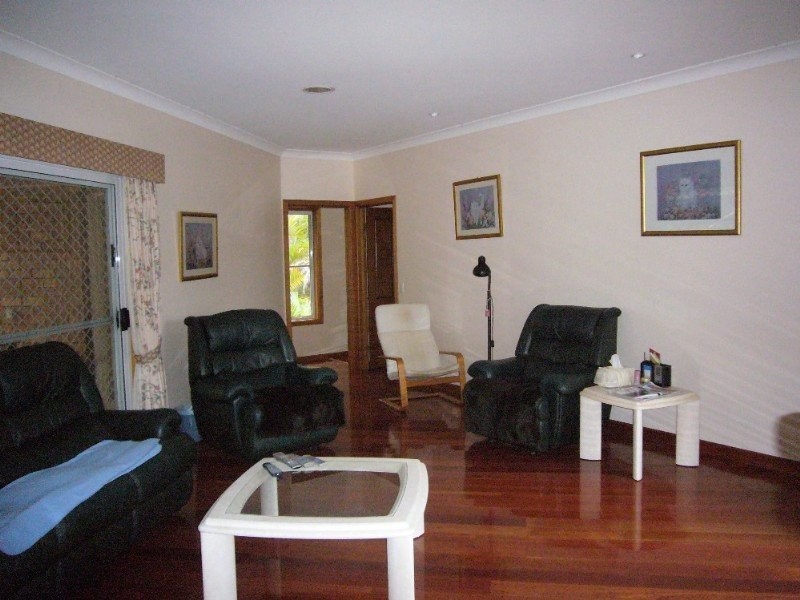 24 Ringway Place, Chapel Hill QLD 4069