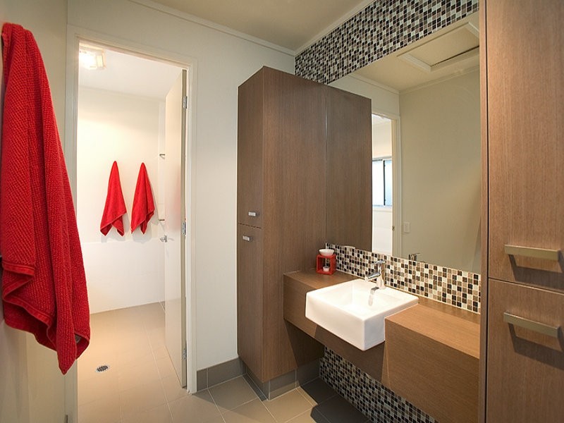 112 Hawken Drive, St Lucia QLD 4067