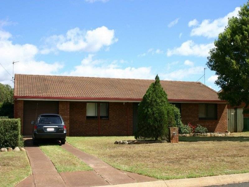 9 Mahogany St, Newtown QLD 4350
