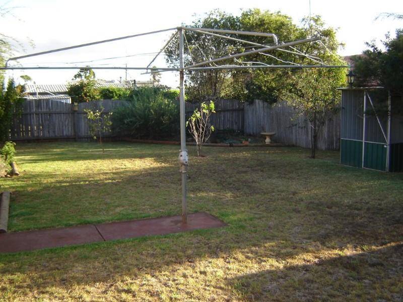 9 Mahogany St, Newtown QLD 4350
