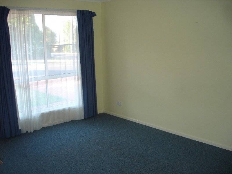 2/392 Stenner St, Kearneys Spring QLD 4350