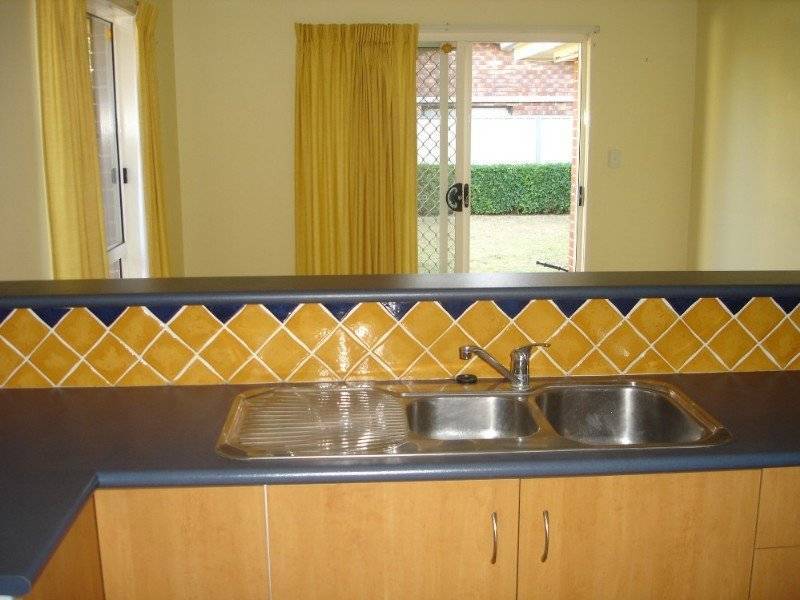 2/392 Stenner St, Kearneys Spring QLD 4350