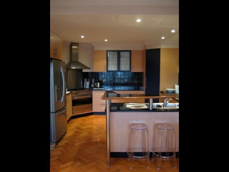 1 Vanham Close, Middle Ridge QLD 4350