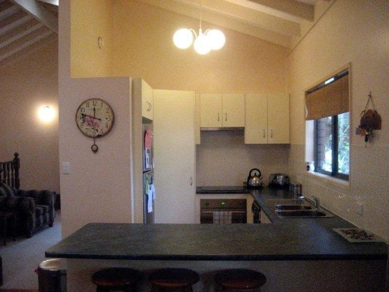 26 Amos Crescent, Mount Lofty QLD 4350