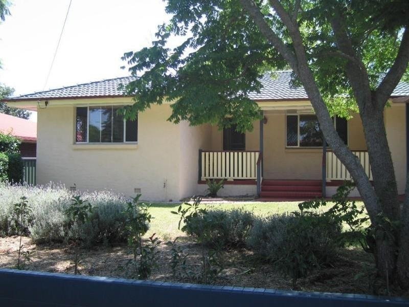 33 Cleary Street, Centenary Heights QLD 4350