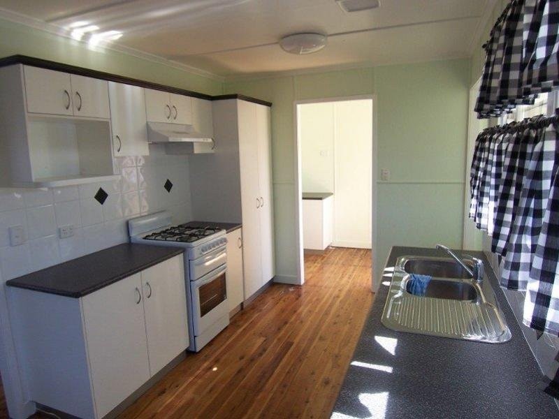 14 Gleeson Crescent, Harlaxton QLD 4350