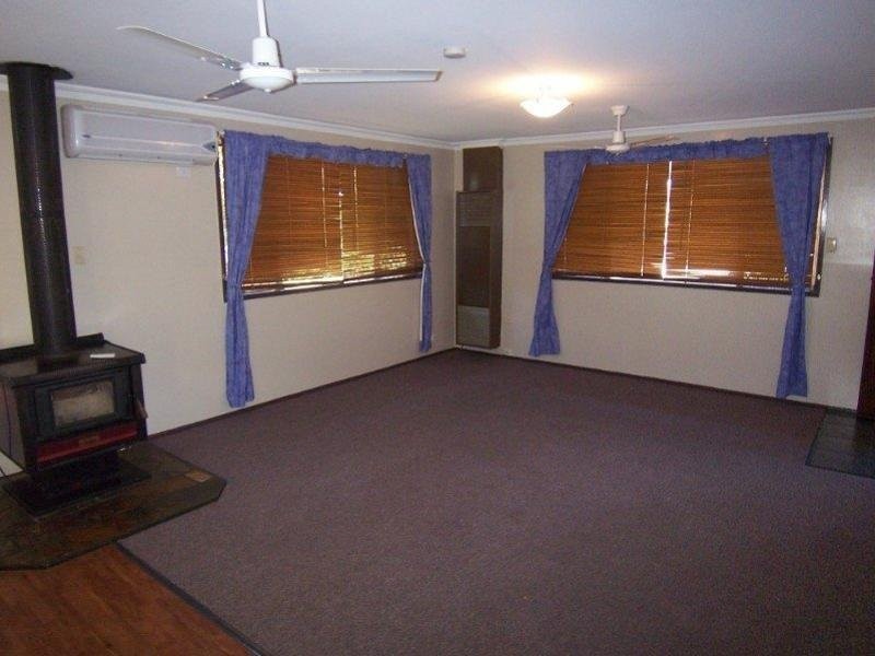 2 Barden Court, Harristown QLD 4350