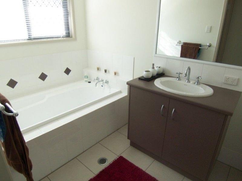 14 Schaefer Court, Westbrook QLD 4350