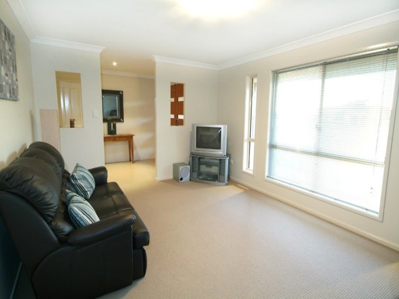1 Schaefer Crt, Westbrook QLD 4350