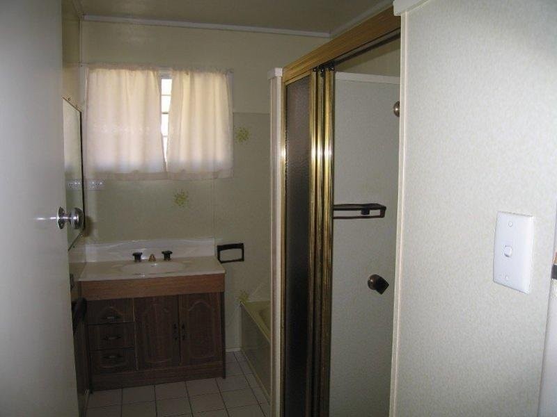 8 Kane Street, Centenary Heights QLD 4350