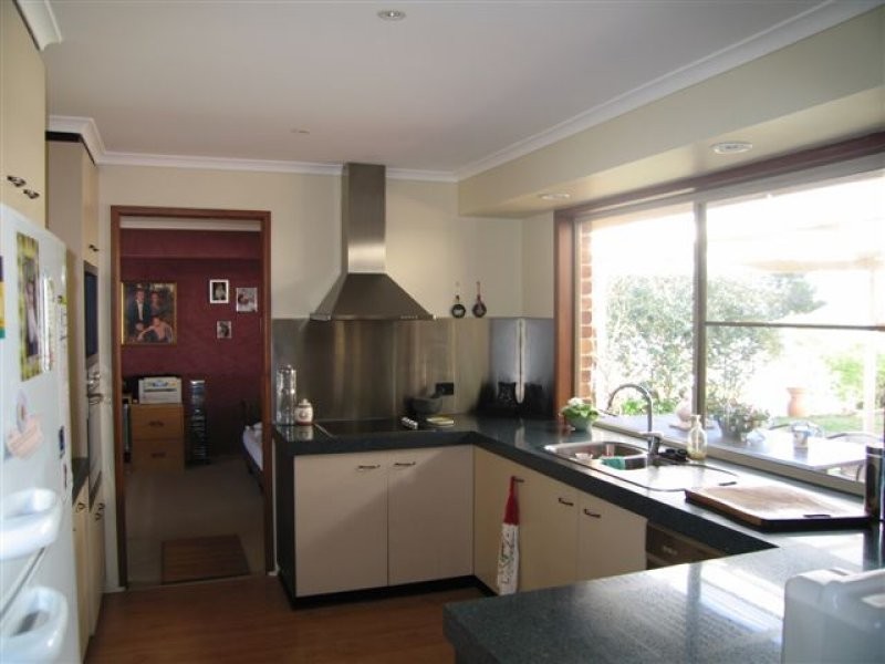 350 West Street, Kearneys Spring QLD 4350