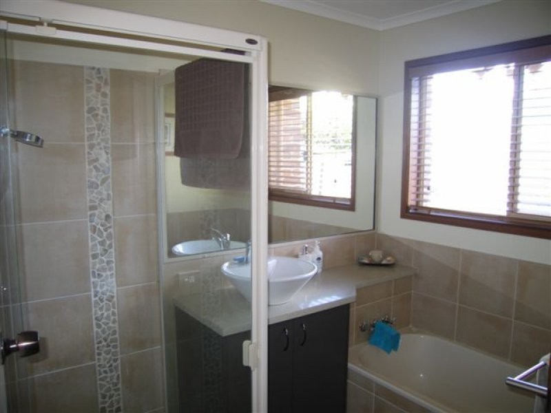 350 West Street, Kearneys Spring QLD 4350