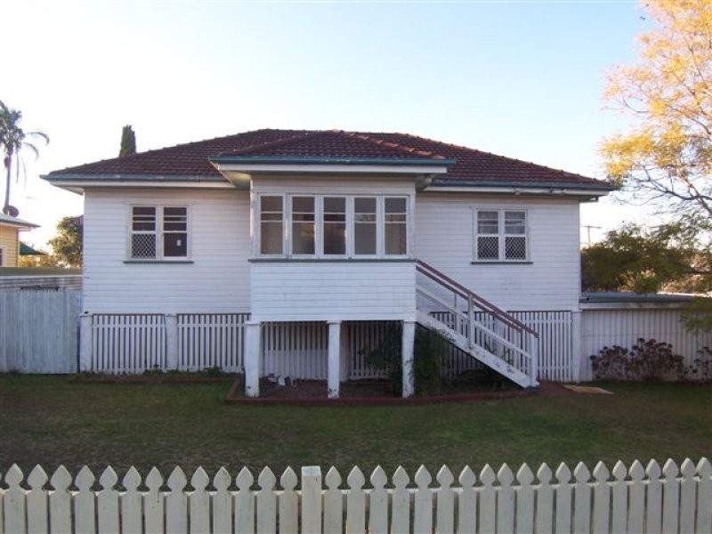 127 Perth Street, South Toowoomba QLD 4350